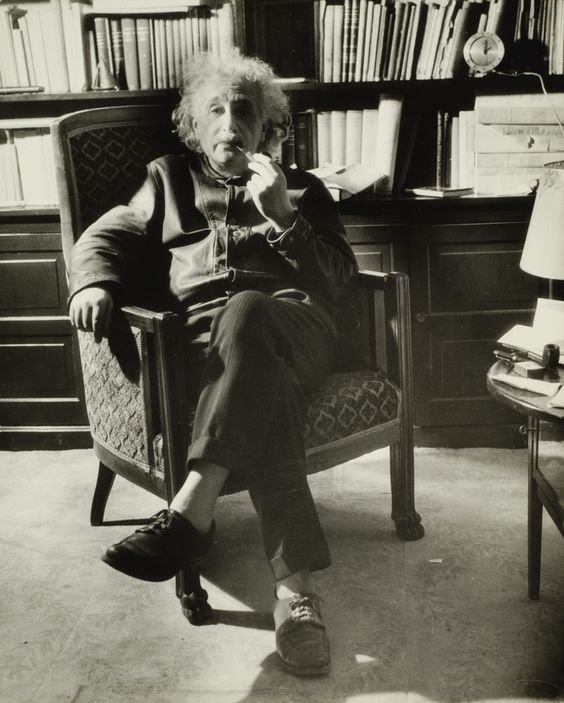 PhysInHistory's tweet photo. Be a loner. That gives you time to wonder, to search for the truth. Have holy curiosity. Make your life worth living.

-- A. Einstein https://t.co/SkfaqI3bFO