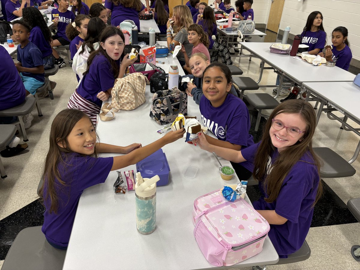 RBMS_Official's tweet photo. RBM 101 was a tremendous success as we helped prepare many of our new 6th grade students for a smooth transition to middle school. We are excited to welcome all of our students back for the first day of school on Monday, August 17! https://t.co/qwtICfolur