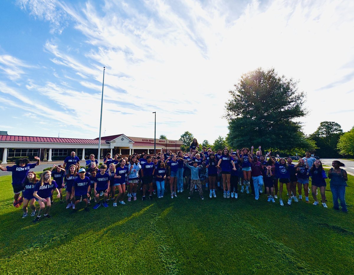 RBMS_Official's tweet photo. RBM 101 was a tremendous success as we helped prepare many of our new 6th grade students for a smooth transition to middle school. We are excited to welcome all of our students back for the first day of school on Monday, August 17! https://t.co/qwtICfolur