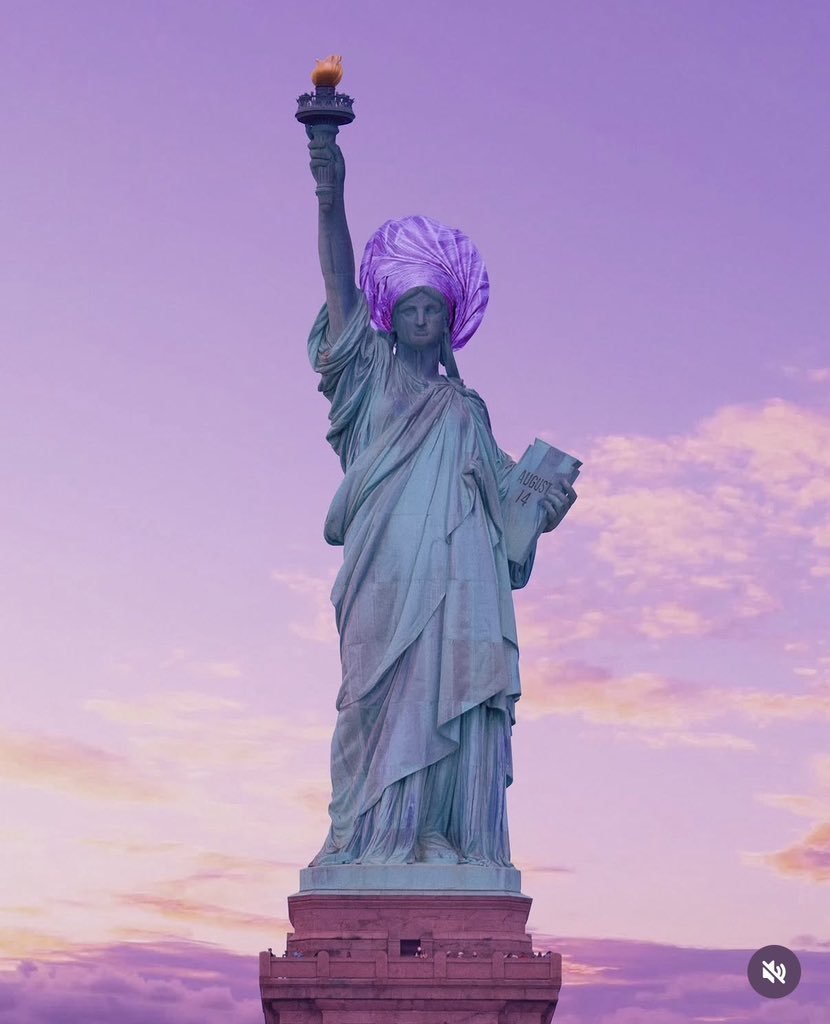 Austinestarr's tweet photo. Statue of Sability https://t.co/7aLRBTuUDa