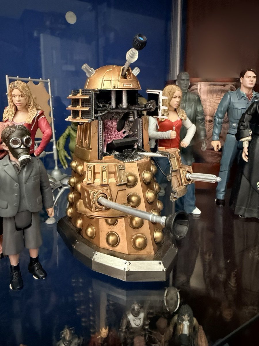 alexanderyates_'s tweet photo. Another happy customer! ✨
Want one of your own? Get in touch! 🙂
#dalek #daleks #doctorwho #figure #actionfigure #custom #project #model #9thdoctor #rosetyler https://t.co/wQ2Sn04HD3