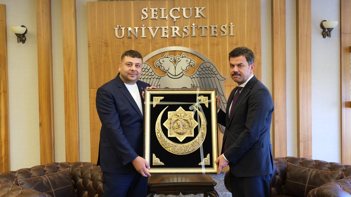 KonyaUlkuOcak's tweet photo. 📍 SELÇUK ÜNİVERSİTESİ'NE ZİYARET

Ülkü Ocakları Konya İl Başkanımız M. İlker İlkerli ve il yöneticilerimiz, Milliyetçi Hareket Partisi Konya İl Başkanı Sedat Göncü ve il yönetimi ile birlikte, Selçuk Üniversitesi Rektörü Sayın Prof. Dr. Hüseyin Yılmaz'ı makamında ziyaret etti.

Gerçekleştirilen ziyarette, üniversite gençliğine yönelik yürütülebilecek çalışmalar, eğitim faaliyetleri ve kurumlar arası iş birliği üzerine istişarelerde bulunuldu.

Nazik kabulleri ve misafirperverlikleri dolayısıyla Selçuk Üniversitesi Rektörü Sayın Prof. Dr. Hüseyin Yılmaz'a teşekkür eder, çalışmalarında başarılar dileriz.
@ayyildirim1