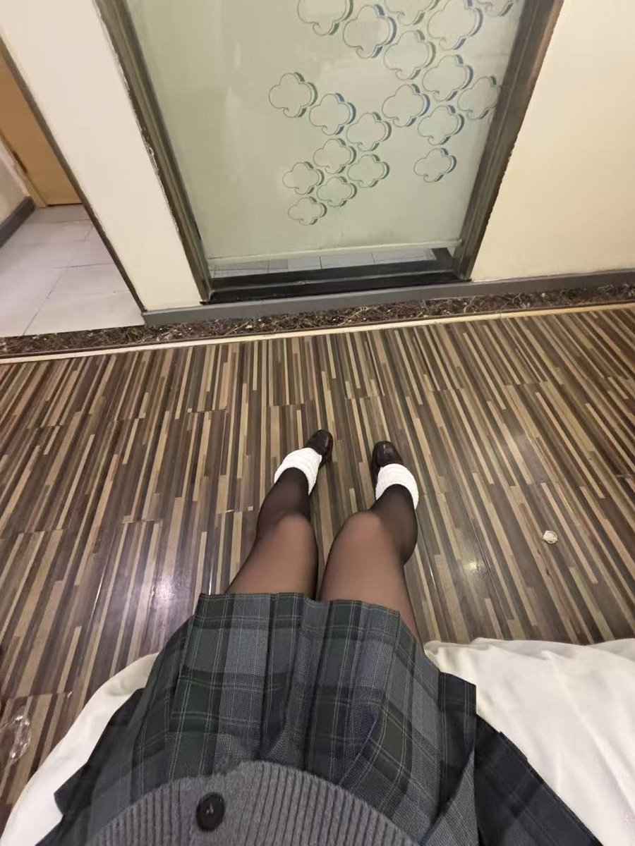youyoucbb's tweet photo. 出现一下啦嘻嘻 #男娘 #cd #武汉 #伪娘 https://t.co/dmviqIsBN2
