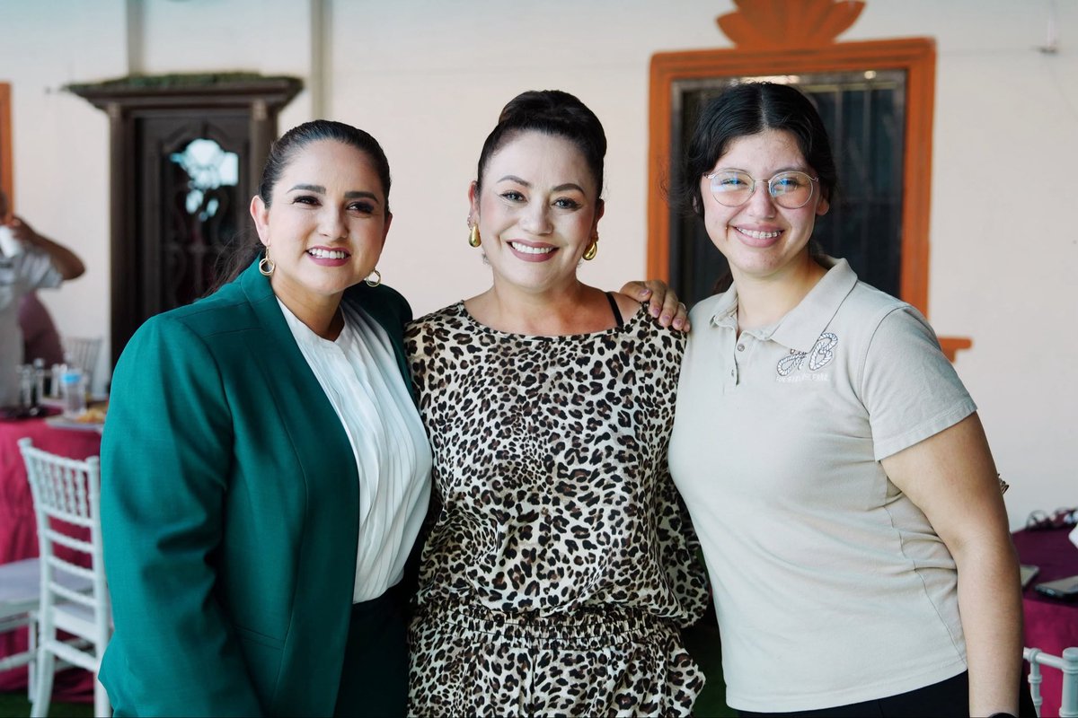 CelidaLopezc's tweet photo. Nadie mejor que las y los empresarios de la construcción para ayudar a levantar el Segundo Piso de la 4T en Sonora. #Conelpueblotodo https://t.co/AwUefs40KG