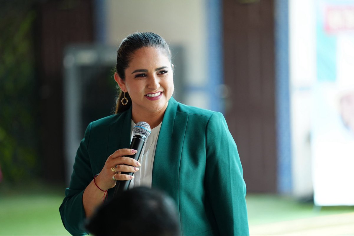 CelidaLopezc's tweet photo. Nadie mejor que las y los empresarios de la construcción para ayudar a levantar el Segundo Piso de la 4T en Sonora. #Conelpueblotodo https://t.co/AwUefs40KG