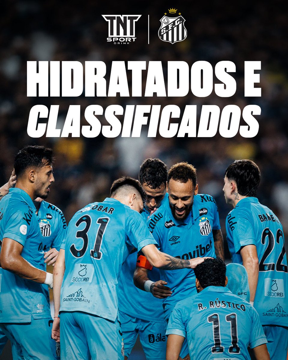 SantosFC's tweet photo. O PEIXÃO ESTÁ NAS QUARTAS! ⚡🤍🖤 

Com a hidratação e a potência de TNT Sport Drink, o Peixão está classificado!

#TNTSportDrink @energydrinktnt https://t.co/2zSlgmUVZt