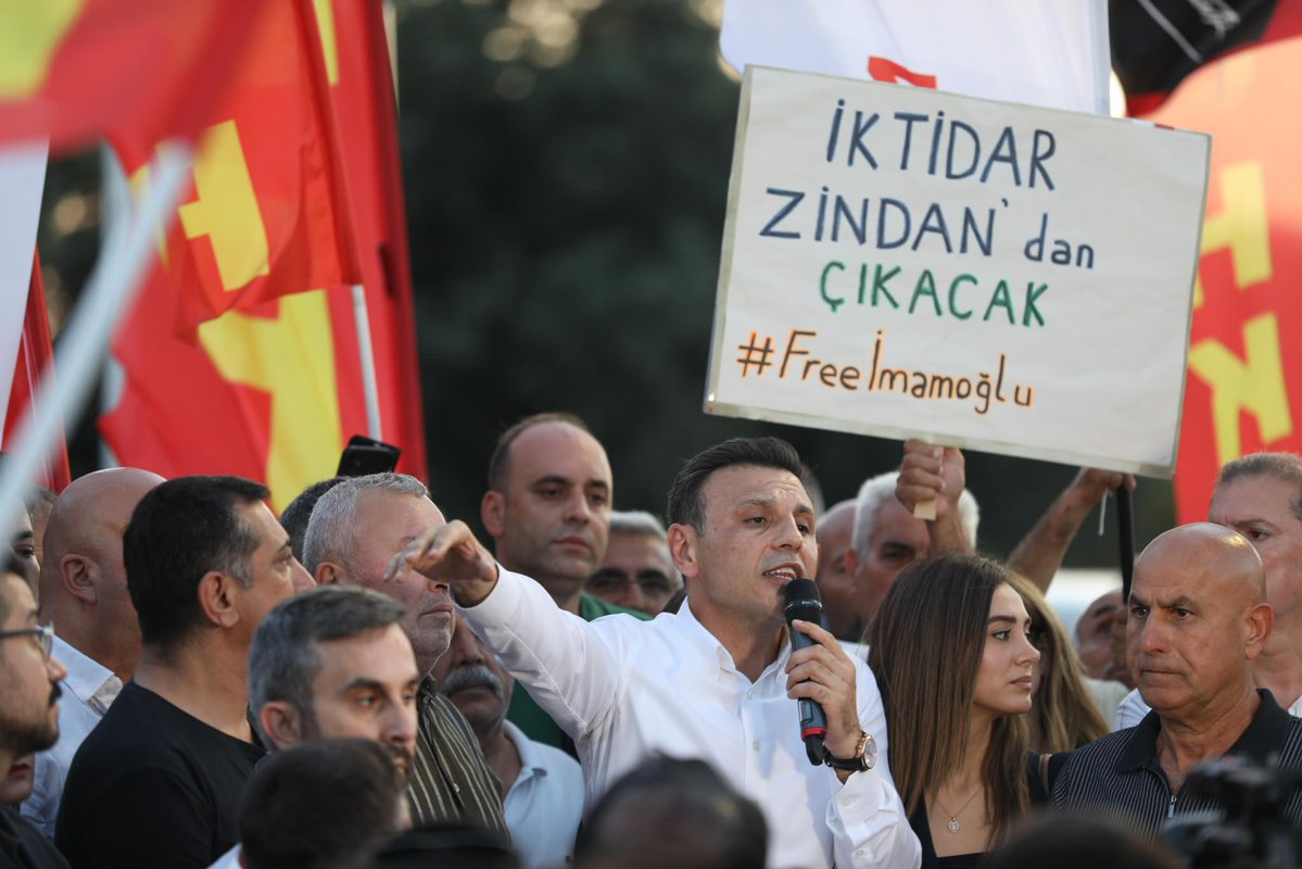 ozgurcelik1919's tweet photo. Millet iradesine saygı için Tuzla’da halkımızla yürüdük. 

Bir tarafta zalimlerin karşında dimdik duranlar diğer tarafta onurunu kaybedenler var. 

Operasyonlarla, tehditle, baskıyla şantajla milletimizin iradesine darbe vuranlara cevabı milletimiz sandıkta verecek. 

Onurunu, haysiyetini korumak için mücadele edenler kazanacak. 

Biz kazanacağız, Türkiye kazanacak!