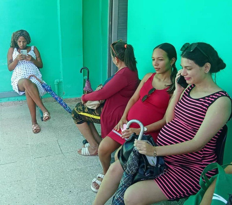 emisoranuevitas's tweet photo. ⭕En el policlínico Francisco Peña Peña, de #Nuevitas, #Camagüey, imparten charlas educativas a embarazadas🤰🏽 y puérperas🤱🏽 acerca de la importancia de la #LactanciaMaterna🚼😋👶
#CubaPorLaVida
#CubaPorLaSalud
#Prosalud
@MINSAPCuba
@dpscamaguey1
@DNuevitas
https://t.co/krH2KyYDsk https://t.co/vcwNMXH9wU