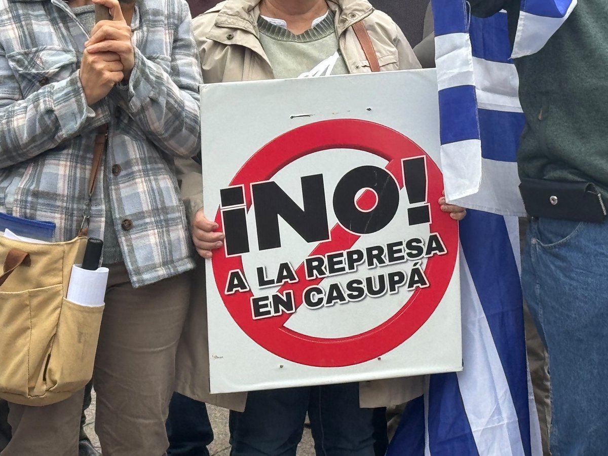 sergiobotana's tweet photo. Nunca vi tanta INSENSIBILIDAD de un Gobierno. No les importa la comunidad de #CASUPA, ni la gente, ni los árboles, ni los animales. Solo les importa la POLÍTICA.
Son de campaña. No valen nada. En Montevideo no se animaron a hacer ni un túnel… https://t.co/JJMRSKPbDy