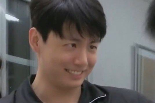 gimbapku's tweet photo. you can never take the silly out of him https://t.co/oZSP9FPq7F