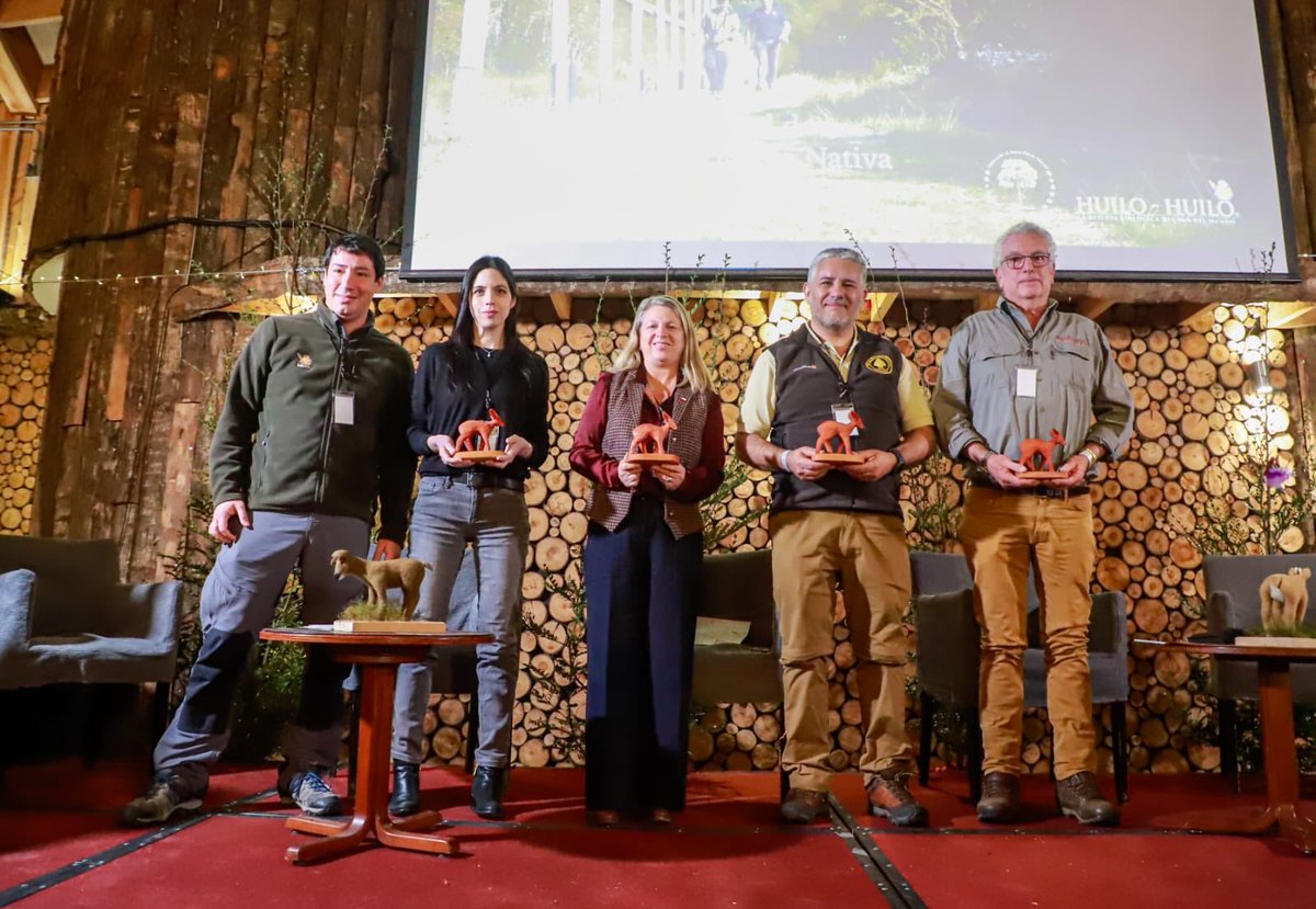 MMAChile's tweet photo. Desde Los Ríos celebramos el Día Internacional del Huemul. Llegamos al Centro de Conservación de Huemul del Sur y participamos en la inauguración del Centro de Rescate de Fauna Silvestre de la Reserva Biológica Huilo Huilo, que brindará atención médica a especies de la zona y 🇨🇱 https://t.co/rEcgt5l6q5