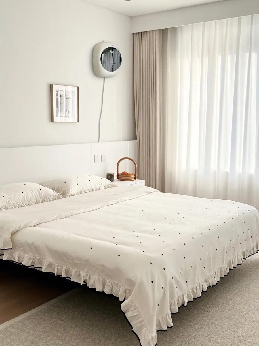 Youbulf's tweet photo. Woke up today and finally made my bed after months of leaving it messy  Small wins = big mood boosts ， https://t.co/x3dlXAYuBD