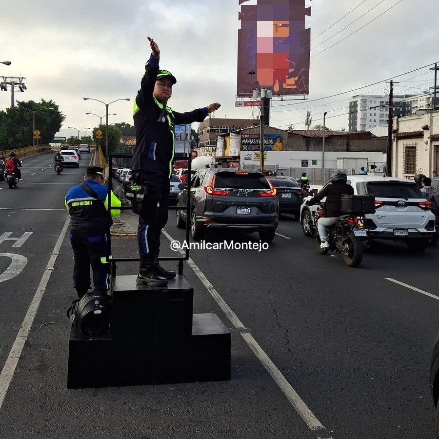 josejoaking's tweet photo. Aquí el PMT que ganó el primer lugar en las olimpiadas de multas de tránsito. https://t.co/NPVHGeJ6fn