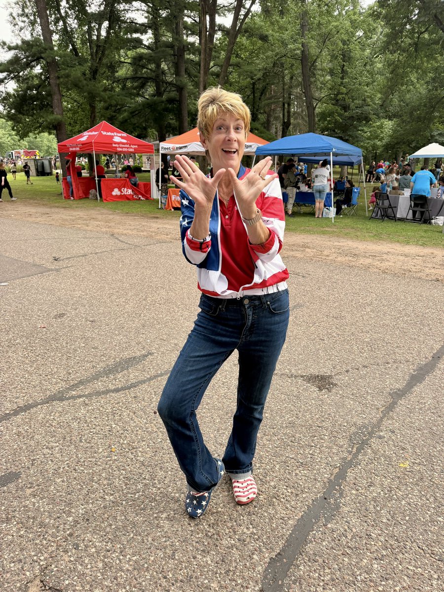 MMSkinnerWI's tweet photo. National Night Out at Carson Park! 🚔

Backing the men and women who serve our communities isn’t political, it’s the right thing to do. Thank you to our first responders for helping keep our communities safe. https://t.co/B8lhUNcKHg