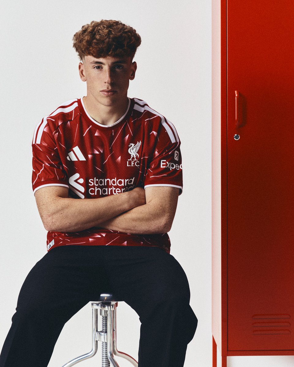DeadlineDayLive's tweet photo. 🚨 𝗢𝗙𝗙𝗜𝗖𝗜𝗔𝗟: Liverpool have unveiled the £34.5M signing of Víctor Muñoz from Osasuna. 

(Source: @LFC) https://t.co/GqEyEipHzC