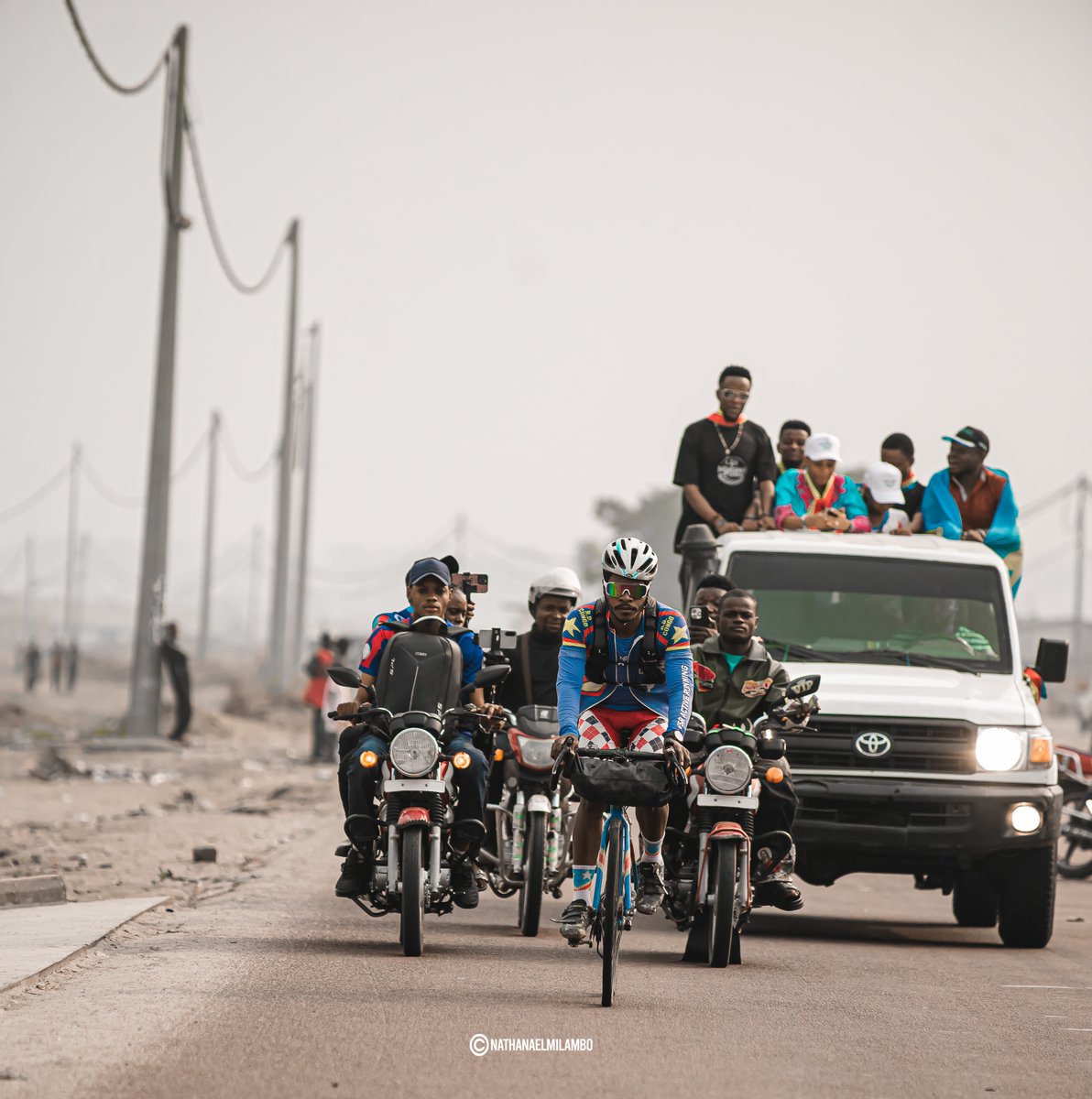 NathanaelMilamb's tweet photo. Un voyage, une histoire, un message de paix. 🇨🇩

À travers mon objectif, j’ai documenté l’arrivée de Miguel Masaisai à Kinshasa après son long périple à vélo. https://t.co/0Cq1XQC8RR