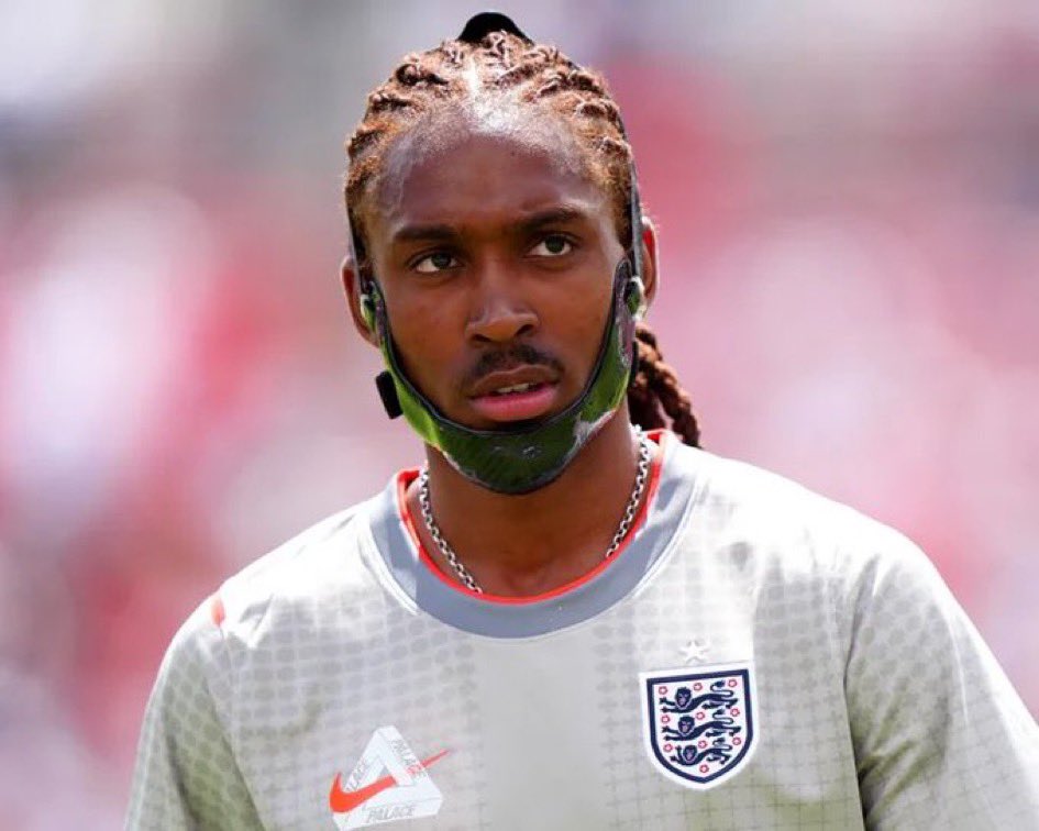 AnfieldSector's tweet photo. 🧨 Liverpool have an interest in Tottenham defender Djed Spence. 

Spence is said to be extremely receptive to the idea of a move to Liverpool.

Andoni Iraola has defensive concerns around the current right-backs.

Not the only name under consideration so no clarity whether progresses but definite interest even if downplayed.