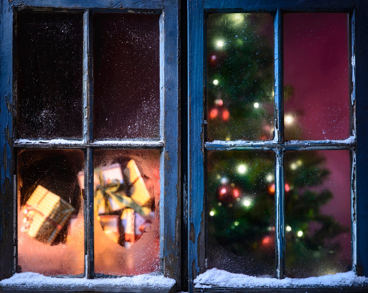 Bulut3565's tweet photo. It's the first snow of the year!  Hot cocoa, fuzzy blankets, and cozy vibes only. Wishing everyone a magical winter moment today. https://t.co/VBQAtoCFyy