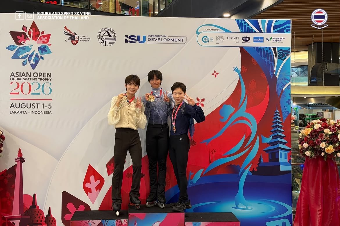 hiroGOATathip's tweet photo. figure &amp; speed skating association of thailand shared hiro's podium pics and a medal ceremony clip on their instagram! https://t.co/xwM2KCr9N3
