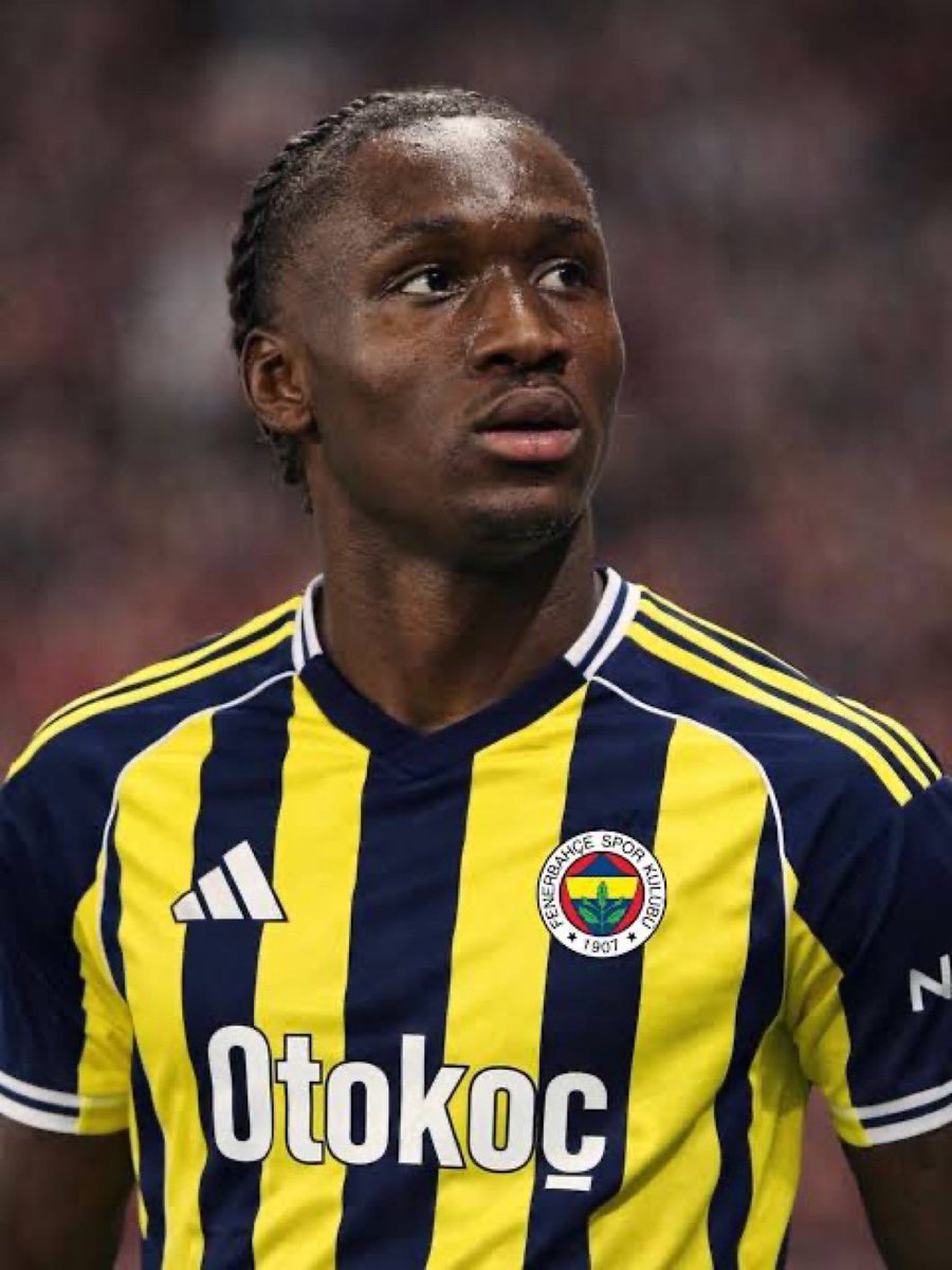 fenerlimete09's tweet photo. İkinci yarı şu çocuğu alsa,
4-5 farkla bitecek,
Anlamakta zorlanıyorum, https://t.co/Ra1l5IerZi
