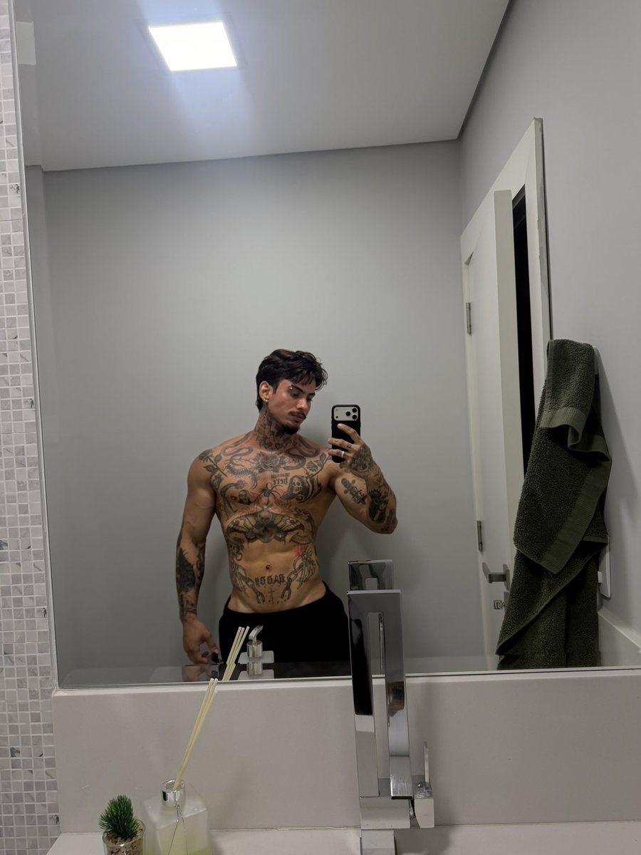 GlauberWhinter's tweet photo. Pós treino, só me resta um cardio 🔥👀 https://t.co/WXwute2y8v