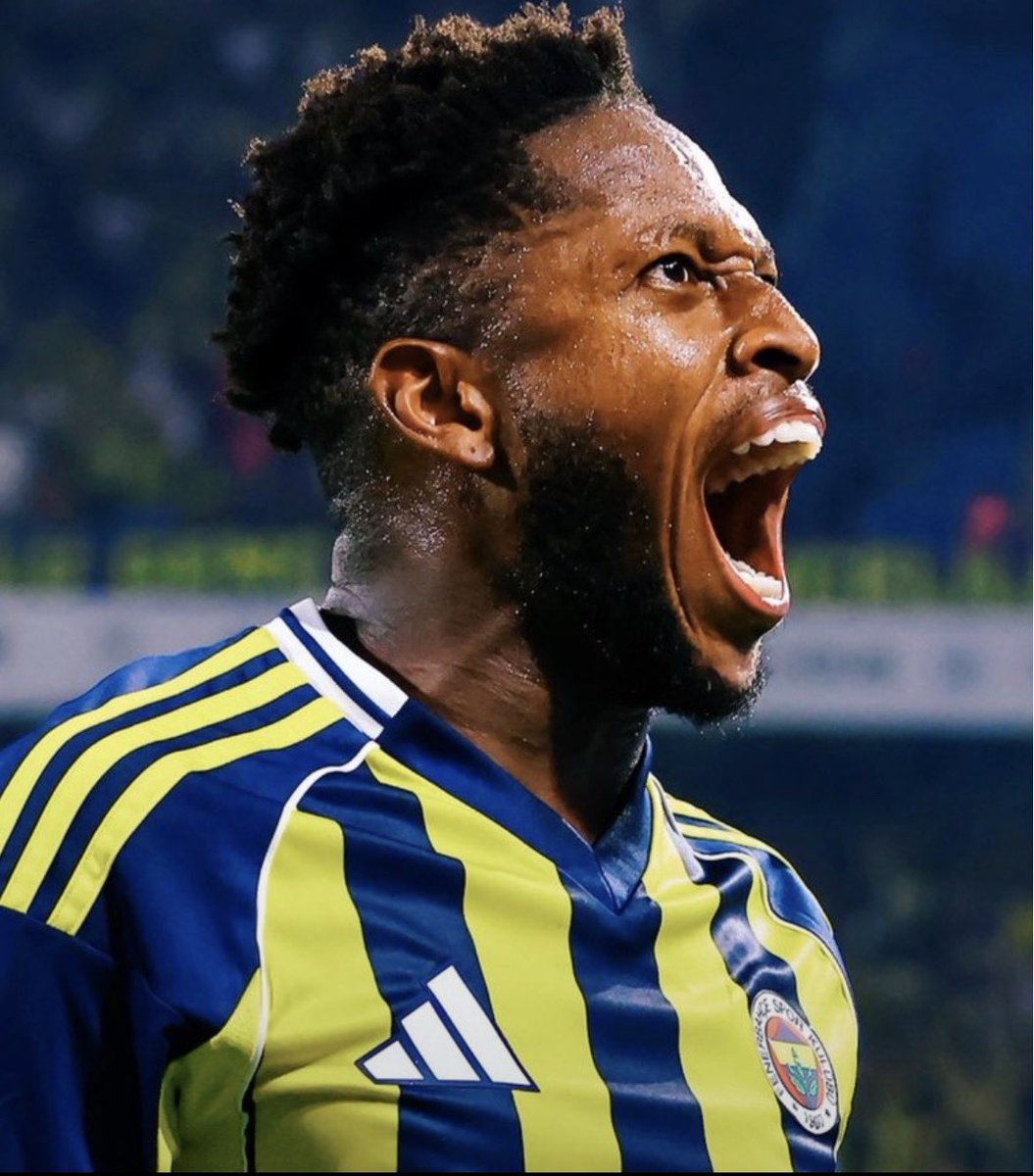 Fener10line's tweet photo. Fred ve İrfan Can Kahveci ısrarı sana hiçbir şey kazandırmaz hocam…

Vazgeç hem sen zarar görürsün hem takım! 

İrfan Can bu haliyle kadroya nasıl giriyor, orası ayrı bir konu… https://t.co/DbDKN9K4iY