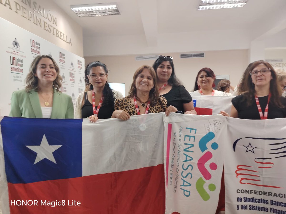 fenassap's tweet photo. 🗣️Hoy en Encuentro Mujeres de Conferencia @uniamericas en 🇩🇴pdta de @fenassap Gloria Flores @gloflowers expuso sobre la situación de las mujeres en el Chile actual🇨🇱.
👉En la actividad participó la Mtra de la Mujer de Rep. Dominicana @MMujerRD @GloriaReyesG https://t.co/A4VliNpQFm