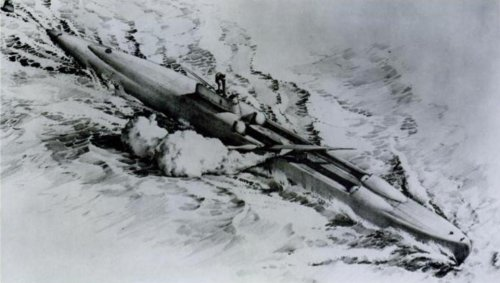 JPR_SSN_596_804's tweet photo. Something just Sha-banged me about Barb in this very few realize that after USS THRESHER SSN-593 the 594 thru I believe 603 (excluding 597, 598-602 Tullibee and George Washingtons) where all slated as SSGNs for Regulus II as follow to HALIBUT SSGN/SSN-587.  
The SSGN-594 program was nixed when Polaris proved more effective than surfaced SSGNs and these were reordered as 593s
BUT they were to have a Skipjack Stern (S5W/Single screw).  Since BARB II was SSN-596 she could very well have been SSGN-596 weird given SSN-804 is now USS BARB SSGN-804 
Keeping it true #594Tough!
HT to HI Sutton for these cut aways