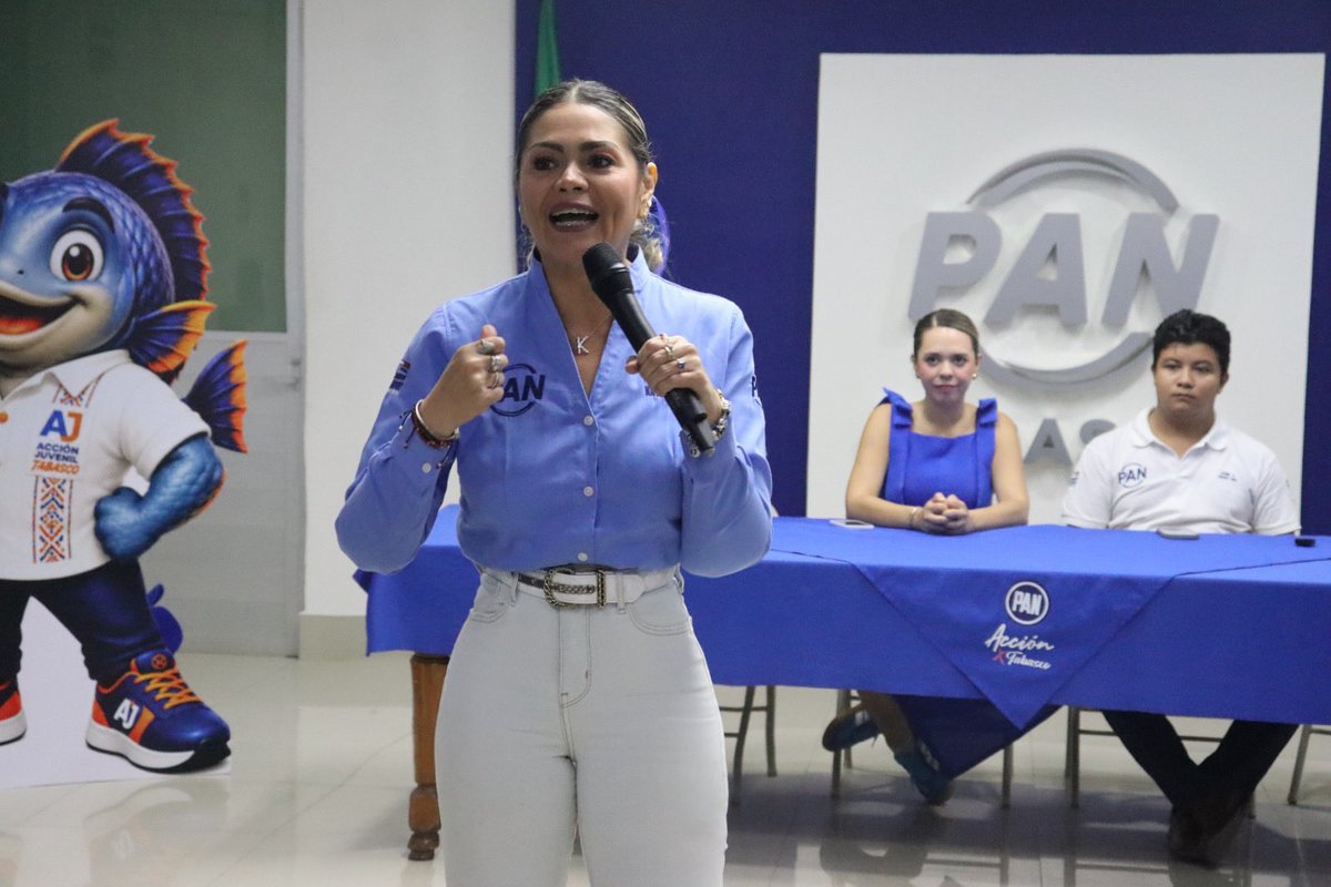 KathiaBolio's tweet photo. 🫟 Agosto #MesDeLaJuventud  agradecemos en el @PAN_Tabasco el respaldo de nuestra Secretaria de @AccionJuvenil @dani_aguilarrod y de todas las y los jóvenes tabasqueños que nos acompañaron al 1er. Encuentro Juvenil Estatal, me sorprendió escuchar a muchos de ellos agobiados por los altos niveles de inseguridad y violencia con los que todos los días se vive en sus localidades y la falta de oportunidades para trabajar en #Tabasco. 

Fue un foro donde se hicieron escuchar en sus necesidades más sentidas. 

Agradezco a Jaime Nuno
encargado de AJ Tabasco su gran entusiasmo y trabajo por las juventudes tabasqueñas. 

Seguimos…. 💙