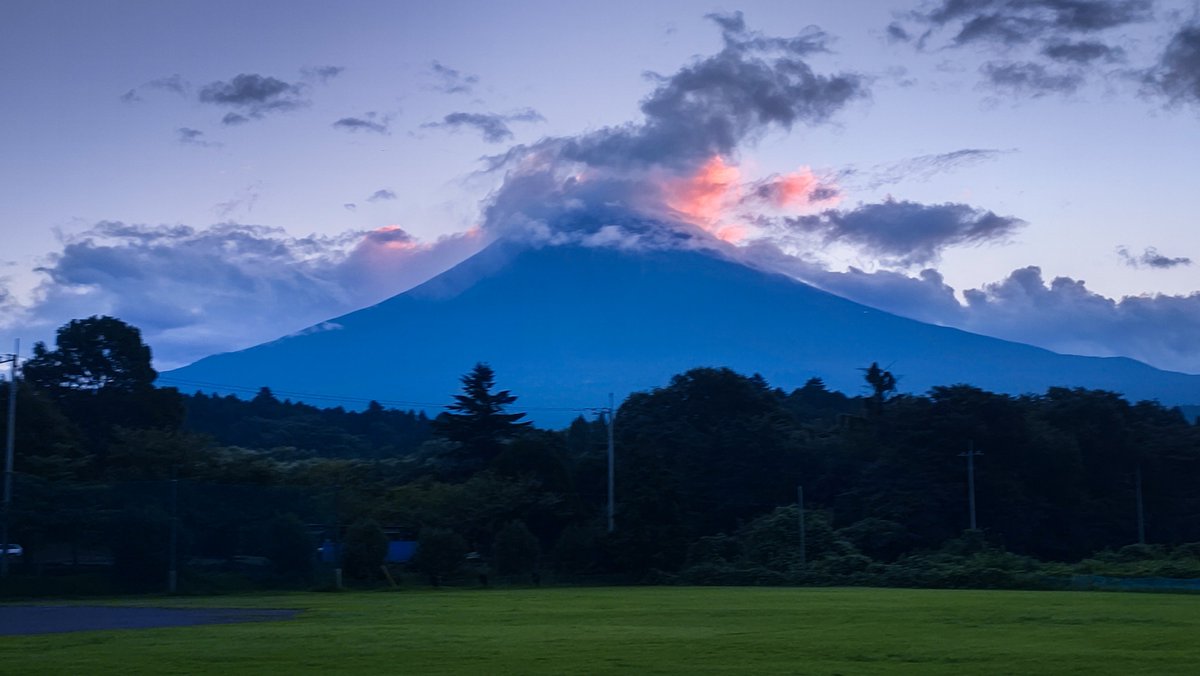 Ide0107's tweet photo. 今朝の富士山
    8月6日(木)
#富士山 https://t.co/cnMFjIBdj5