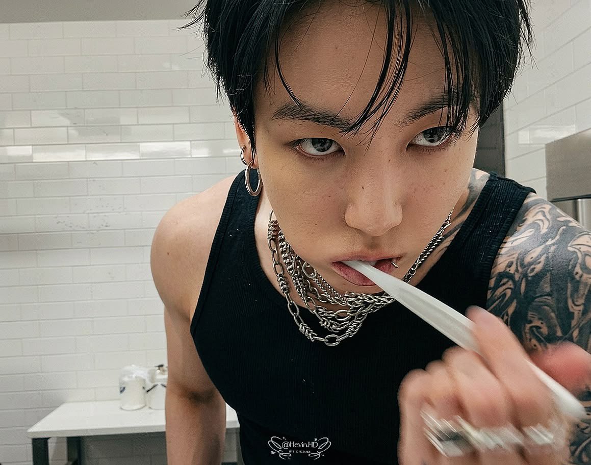 JEONKH_'s tweet photo. this jeon jungkook https://t.co/gMghIuxDz5