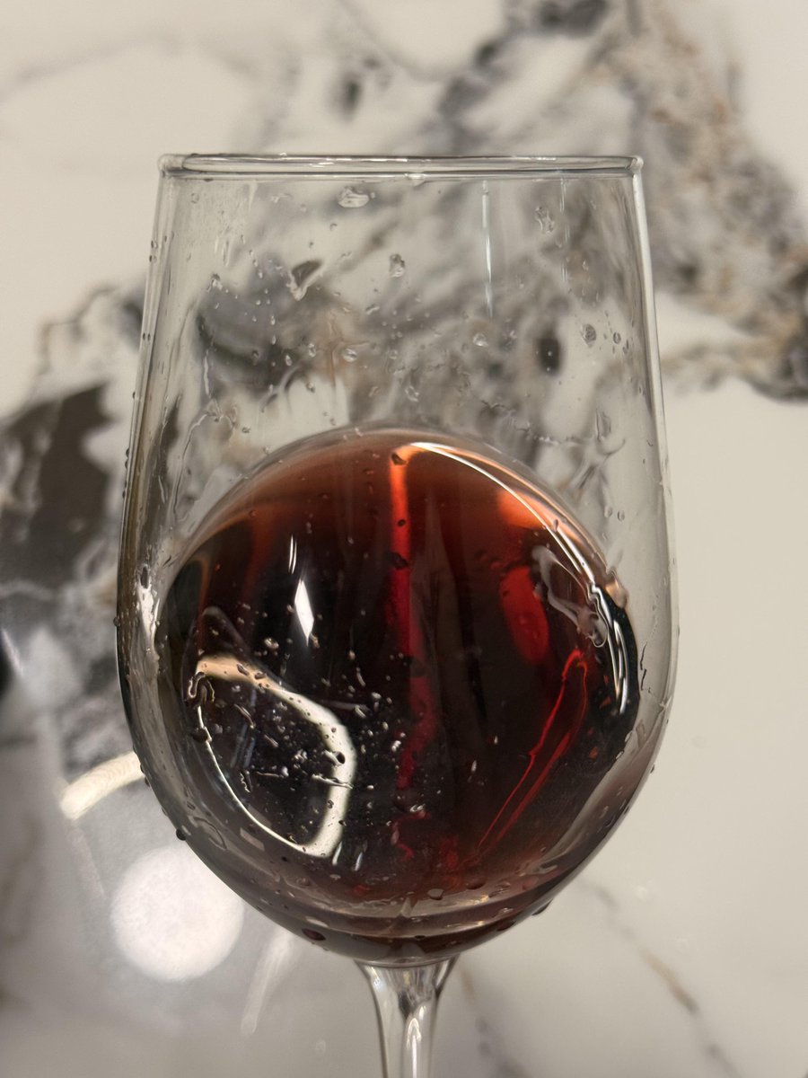 Elena43531's tweet photo. Evening comfort in every pour. 🍷 https://t.co/MTUffiJDHV
