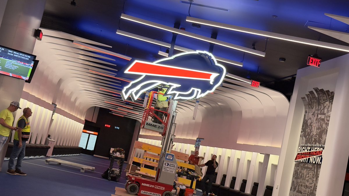 PeteGuelli's tweet photo. Locker room was missing something. #BillsMafia https://t.co/OKKzhmOeBW