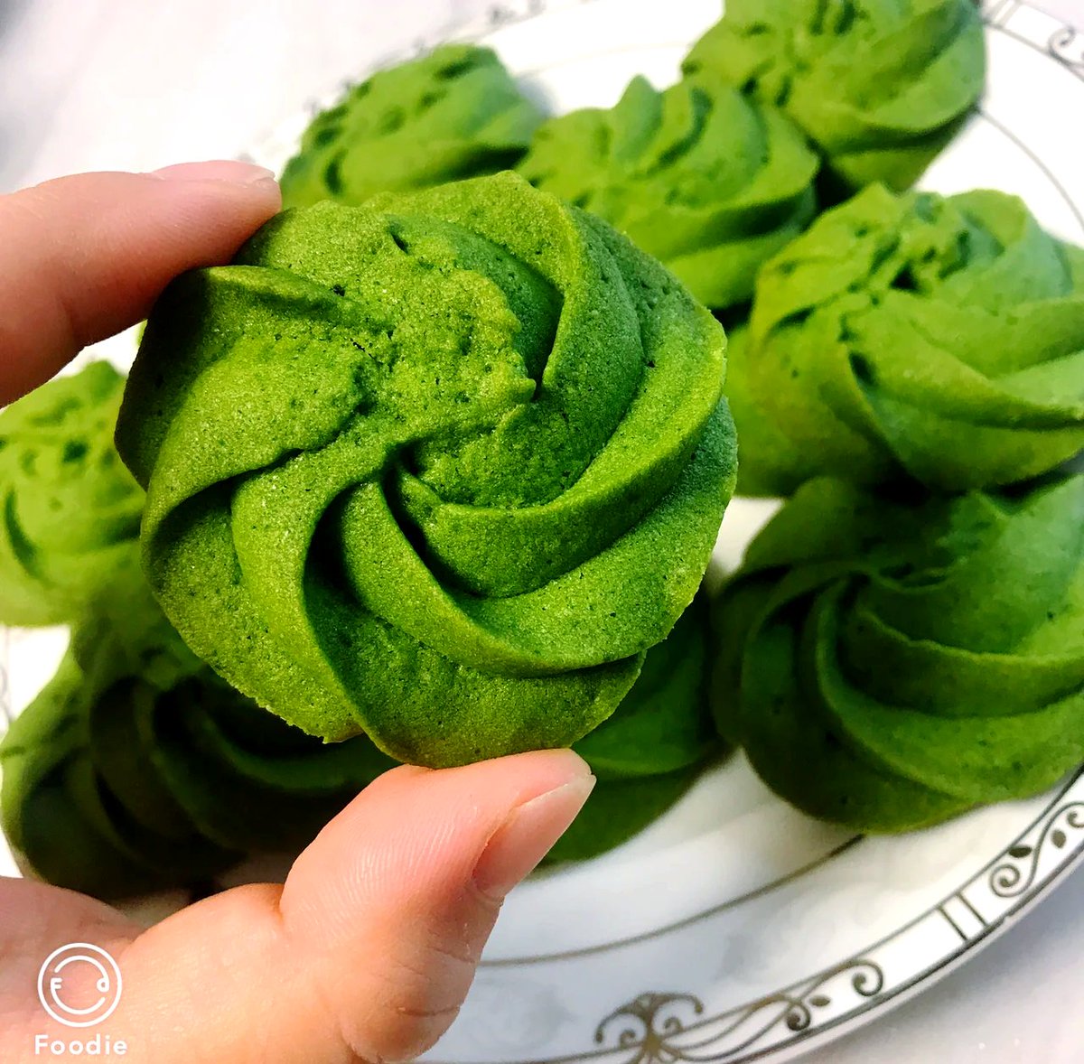 Neyda4nik_'s tweet photo. Today’s cozy win: My first attempt at matcha crinkle cookies turned out chewy, not crumbly! Baking small joys one batch at a time https://t.co/fJucbYsm36