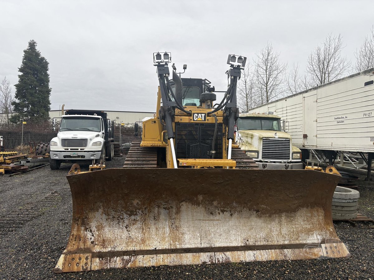 machinerytrader's tweet photo. This 2018 CATERPILLAR D6T XW Crawler Dozer is ready for its next job! 💪

⏱️ 8,943 hours
📍 AccuGrade ready
⚙️ VPAT blade
⛓️ Multi-shank ripper
✅ Ready to work!

🔗 View the dozer here! ➡️ https://t.co/Ki6JknM7E3

#Caterpillar #Dozers #CrawlerDozer #MachineryTrader https://t.co/R6xWwFJouO