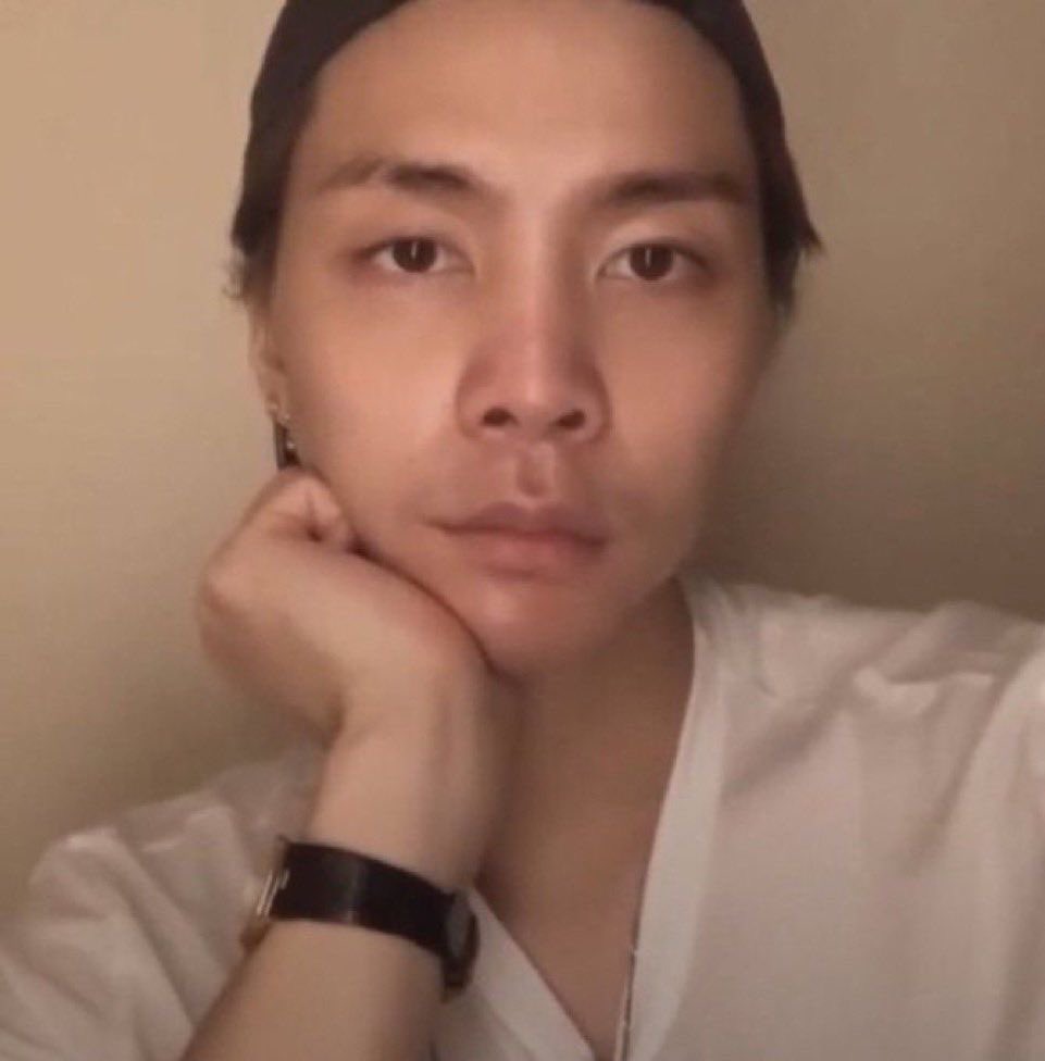 ummsingsing's tweet photo. 이거 내 최애 사진중하나…  오른쪽 말고 왼쪽 말하는거임 https://t.co/dsBH2FvT5M