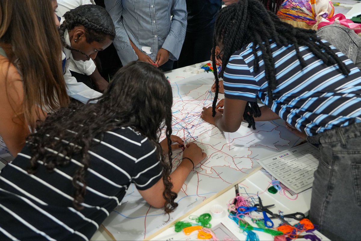 LondonAssembly's tweet photo. The #LondonAssembly is scrutinising the Mayor's plans for London's future – The London Plan. Today, we heard from young Londoners about their experience of living in &amp; moving through the city. The session was led by facilitators Dr Sharon Wright &amp; Harriet Mena Hill. https://t.co/oUttWYIUNE