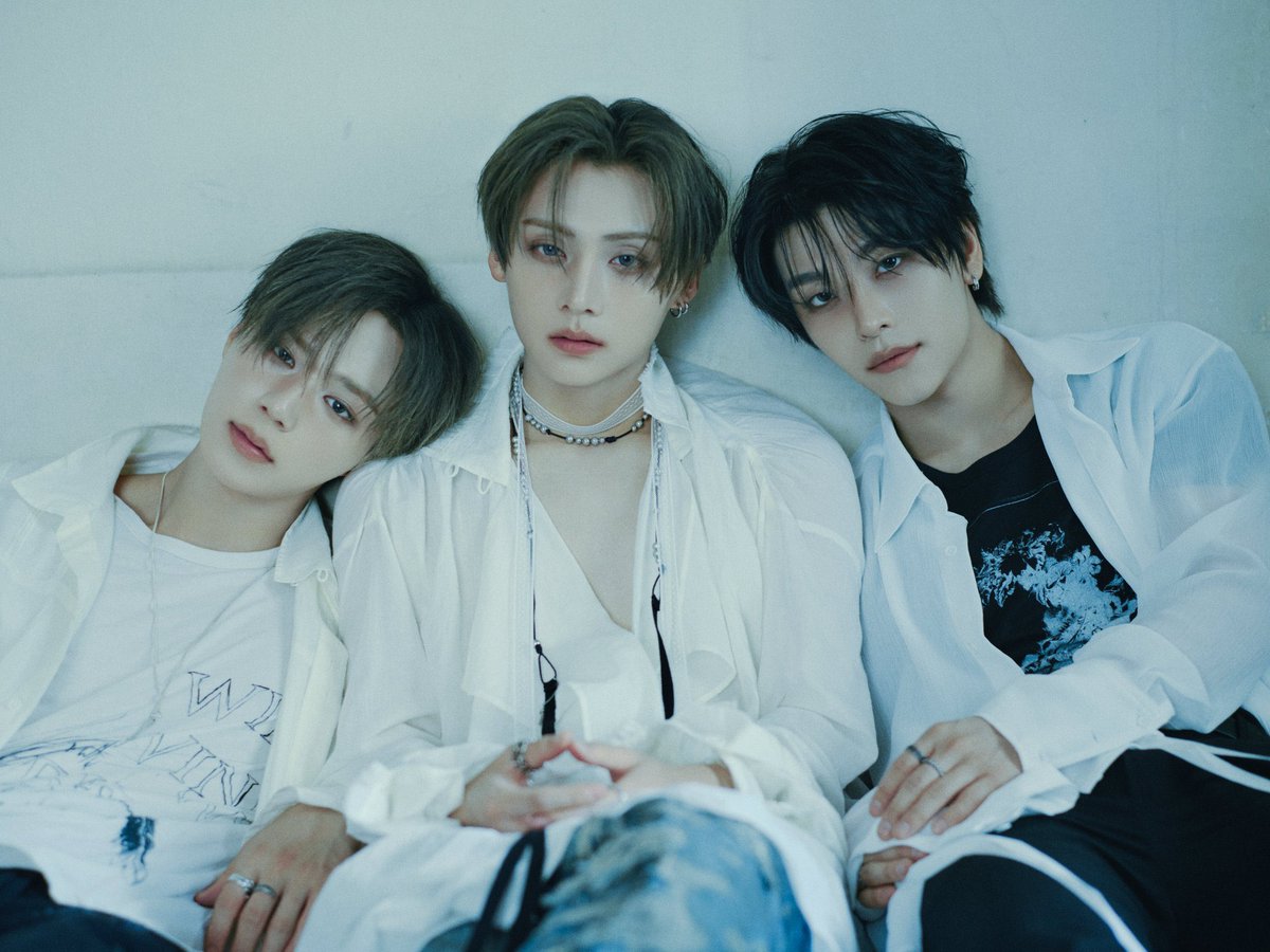 Berrystvss's tweet photo. 각자멋짐을 뽐내는것도붐업이지만 미남들이 서로 기대고얽히는모습을 안좋아할수없지 https://t.co/AUbg4NdzM4