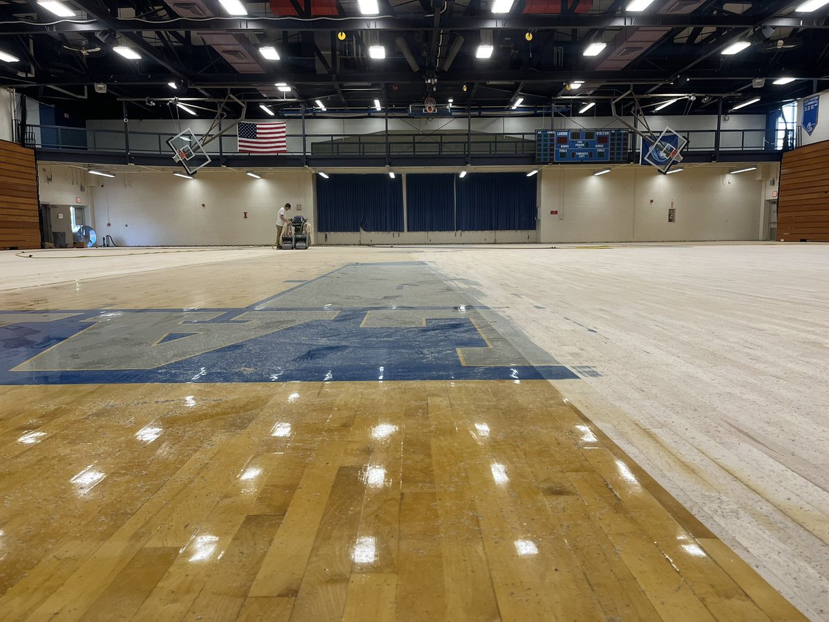 LakelandLakers's tweet photo. Fresh hardwood loading... πππ
Weβre sanding down the court to make way for a major court upgrade. Whoβs ready to see the new look? π π
#LakelandCC #LakerPride #RideTheWave #GymRenovation https://t.co/gRZYhGj9Lf