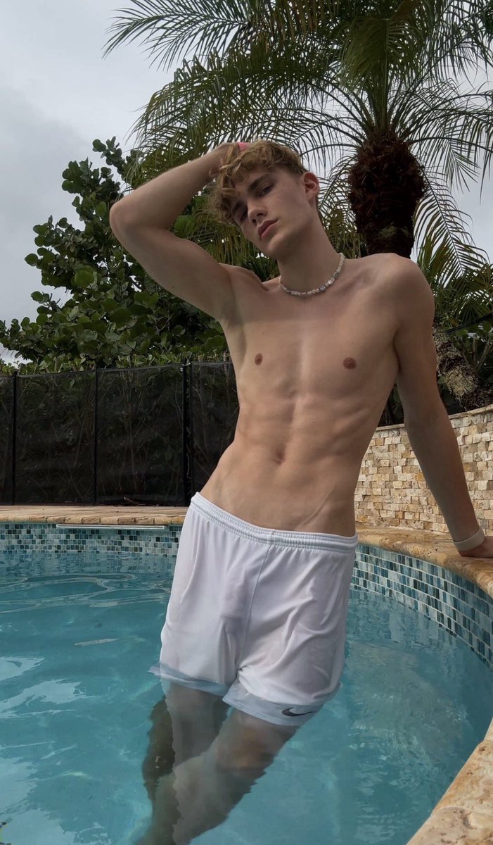 StarLucax's tweet photo. Do you like the view?👀🍆 https://t.co/2cHwwGTcOu