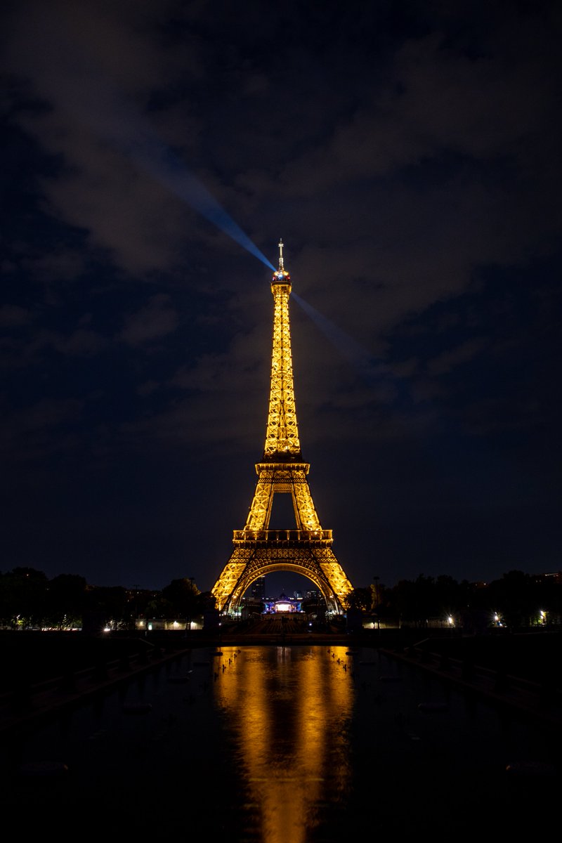 LaTourEiffel's tweet photo. 🌐Take a photo of me by night, I won’t hold it against you 😉

Contrary to what you might think, only commercial use is subject to authorisation 👀

👉https://t.co/6Feoo3robb https://t.co/A307aYb1nn