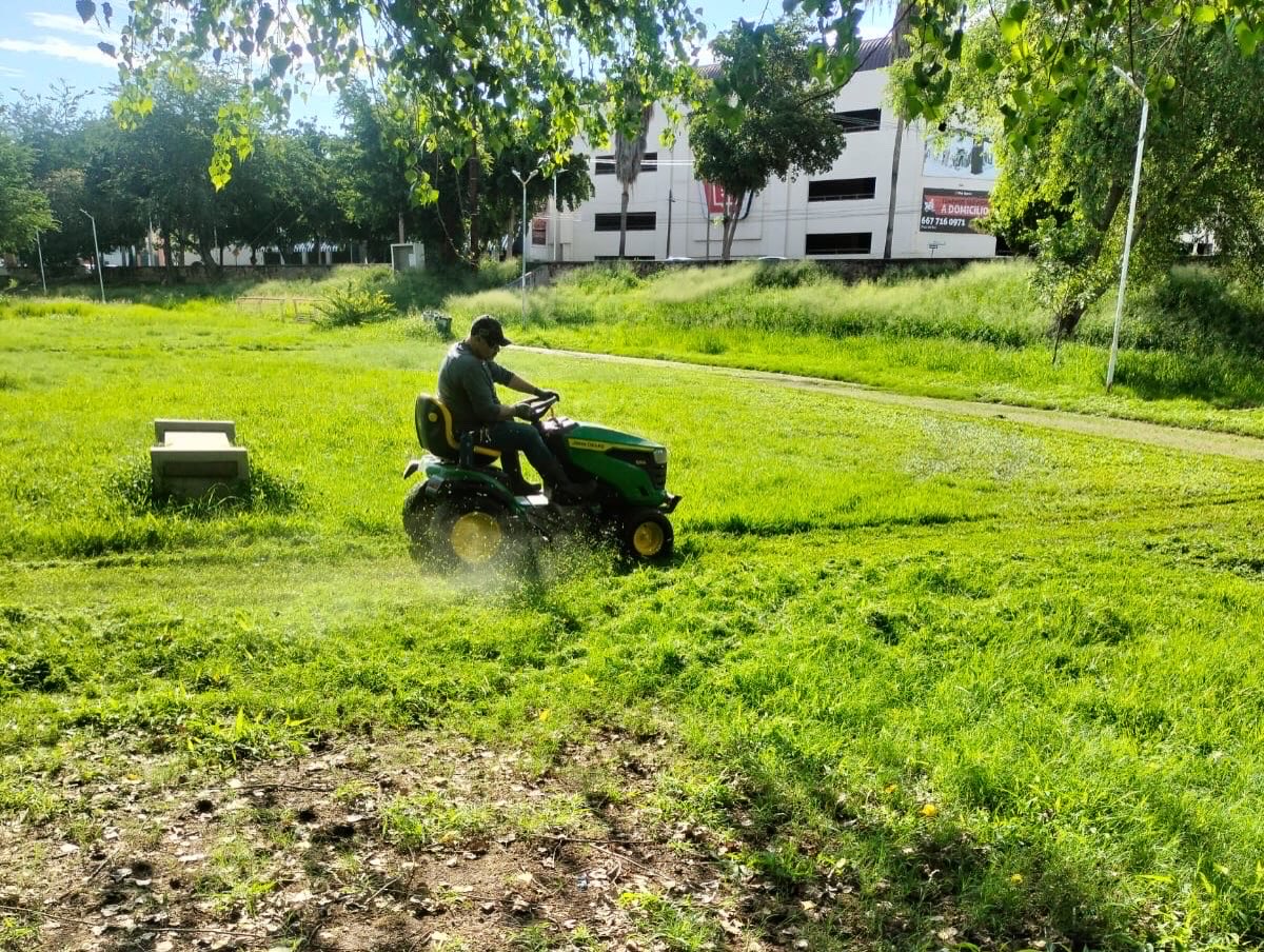 ParqueRiberas's tweet photo. Seguimos cuidando nuestros espacios. 🧹🍃 https://t.co/xRZSH7VdrO