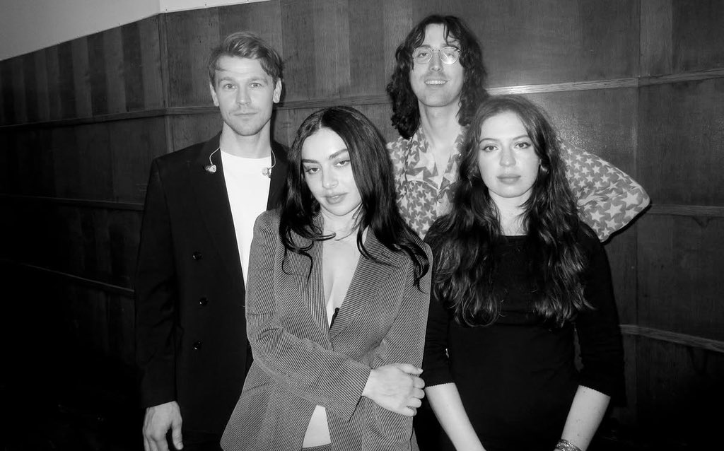 ardsxcx's tweet photo. Rock Music Fashion Film Group https://t.co/UQXNiRNmPl