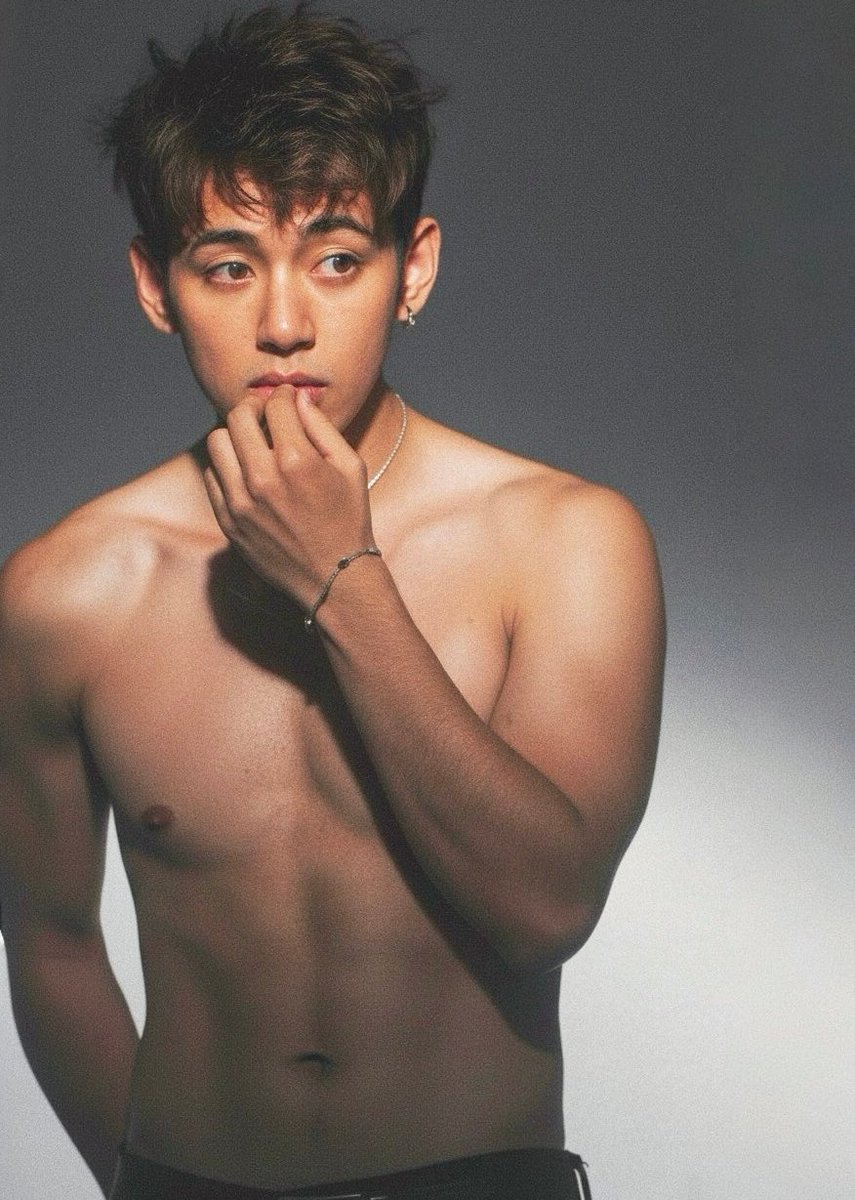 thvgaggedme's tweet photo. buffhyung has me stuck forever https://t.co/uuhfvsZPVZ