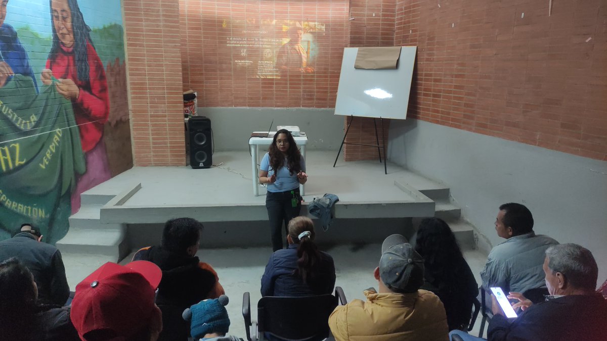 URestitucion's tweet photo. En el Centro Regional de Atención a Víctimas (#CRAV) de Soacha, la #URT Bogotá participó en la Feria Departamental de Servicios 'Voces de Resiliencia', con la atención a cerca de 30 personas y recepción de nuevas solicitudes de restitución de tierras.
✅Simultáneamente se realizó la socialización de la Ley 1448 de 2011, la ruta individual y la ruta colectiva de restitución, dirigida a presidentes de Juntas de Acción Comunal, miembros de la Mesa de Víctimas, organizaciones sociales y comunidad en general.