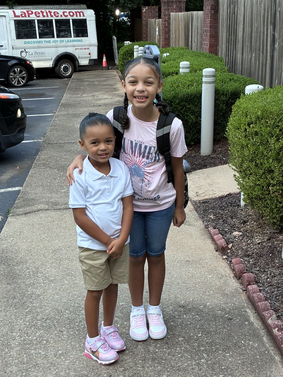 donnasfineart's tweet photo. Not political just showing off my granddaughters first day of school here in ATL..I can’t believe how much they grew over the summer! 🤗
Love them forever 💕🥰 https://t.co/XBXP49FUmr