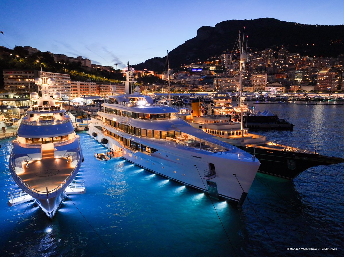 InnovatoreMag's tweet photo. Ogni settembre, quando il sole cala dietro la curva perfetta di  #PortHercule, #Monaco si trasforma nel centro gravitazionale del #lussonautico mondiale. Dal 23 al 26 Settembre  il #MYS sarà la vetrina dei #superyacht più spettacolari del pianeta.
https://t.co/LK7zluVnfb https://t.co/tnvaidNuSq