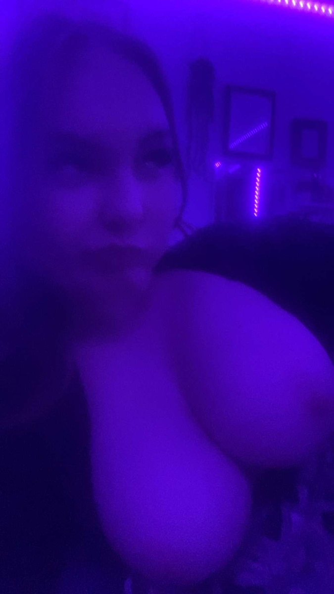 homemadeCenter's tweet photo. Overly going freaked out slut her name is kella her number is (870) 900-7077 https://t.co/BUGJp648Xy
