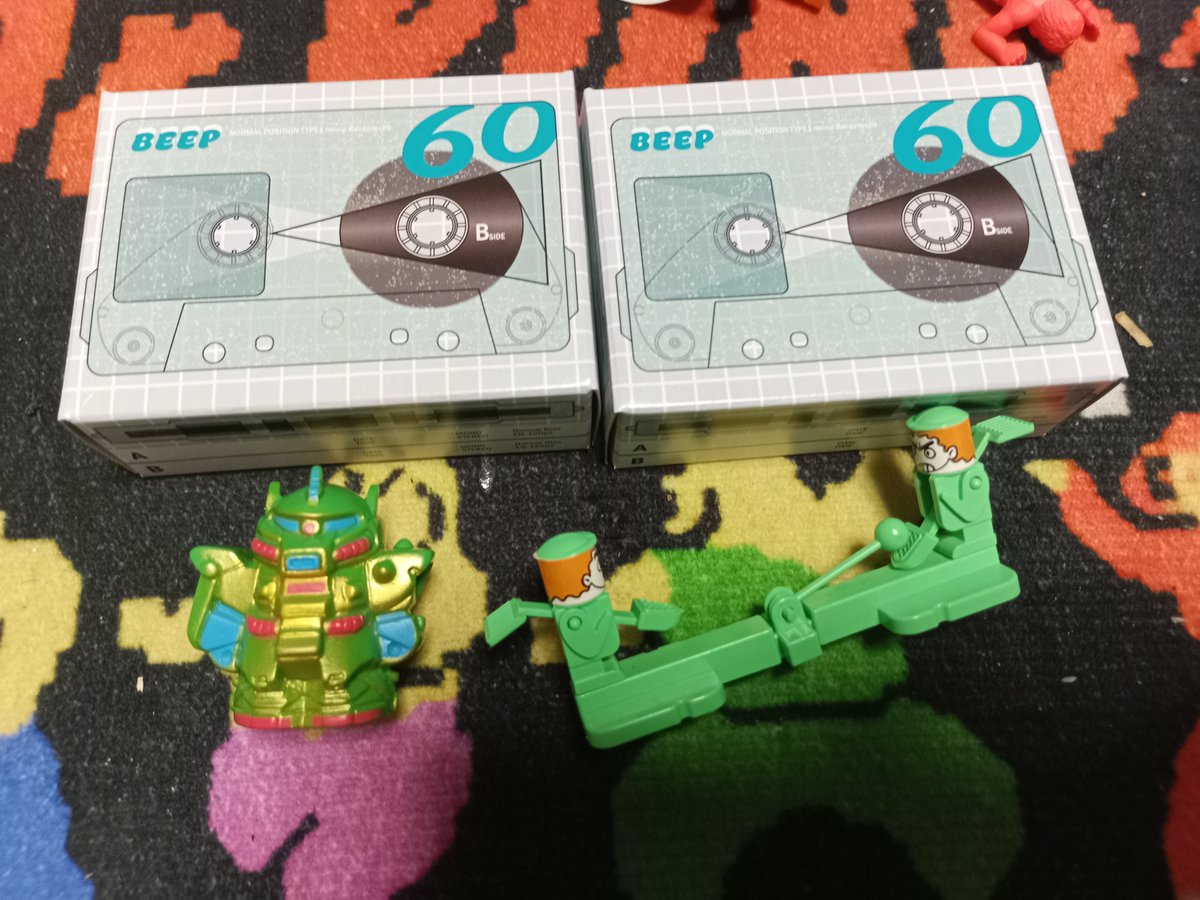 xNi7AQbmx1Qj9pB's tweet photo. 昨日有給つかってBEEPさんへ
懐かしいコスモス400円と開運ボックス300円をやってきました😄中身はこんな感じ！塗料されたザク、ミニゲームみたいなやつとプロレス人形、開運ボックスは懐かしの仮面ライダーでした。当時集めてましたよこれ😆
#BEEP
#コスモス
#秋葉原 https://t.co/UMxDuPPoKY