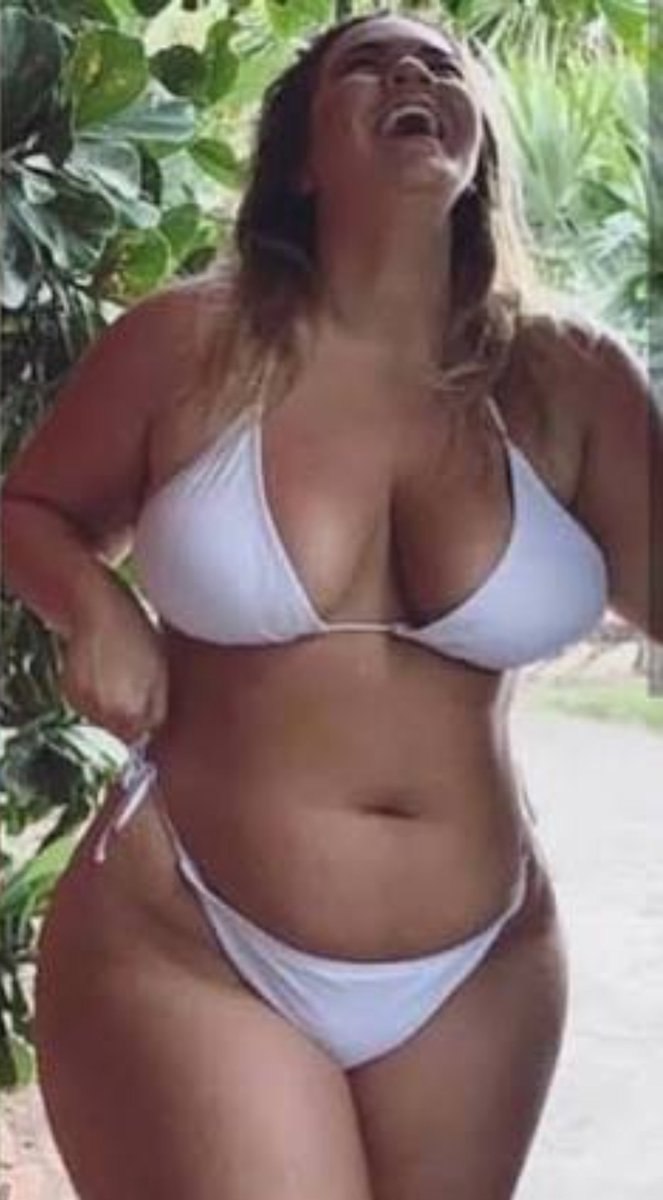 _ValerieOk's tweet photo. El le esta diciendo gordibuena a una persona completamente normal.
Georgina es de complexión normal.
Aquí te dejo una guía más o menos sin estereotipos de preferencia.
1: Normal
2: Gordibuena
3: Obesa

Ahora han normalizado decirle Obesa a cualquier persona que no se parezca a un esqueleto andante.